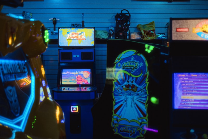 Cabinet arcade retro illuminati al neon